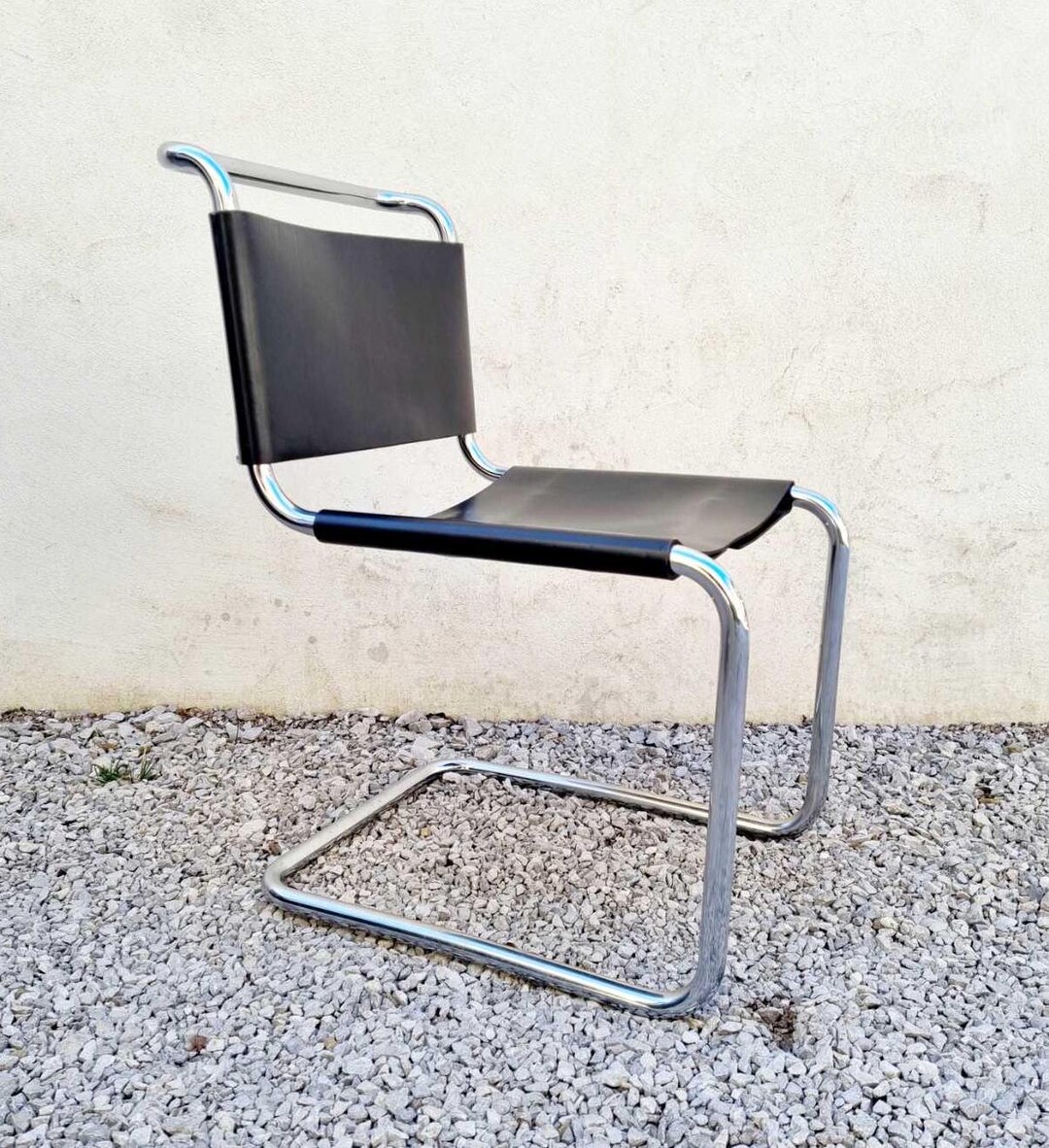 バウハウス風カンチレバーチェア ブラックレザー Bauhaus folding leather chair – Official Bauhaus Japan