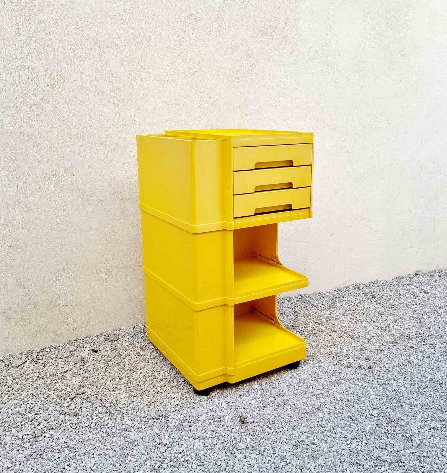 Vintage Italian Yellow Trolley / Design by Giovanni Pelis for
