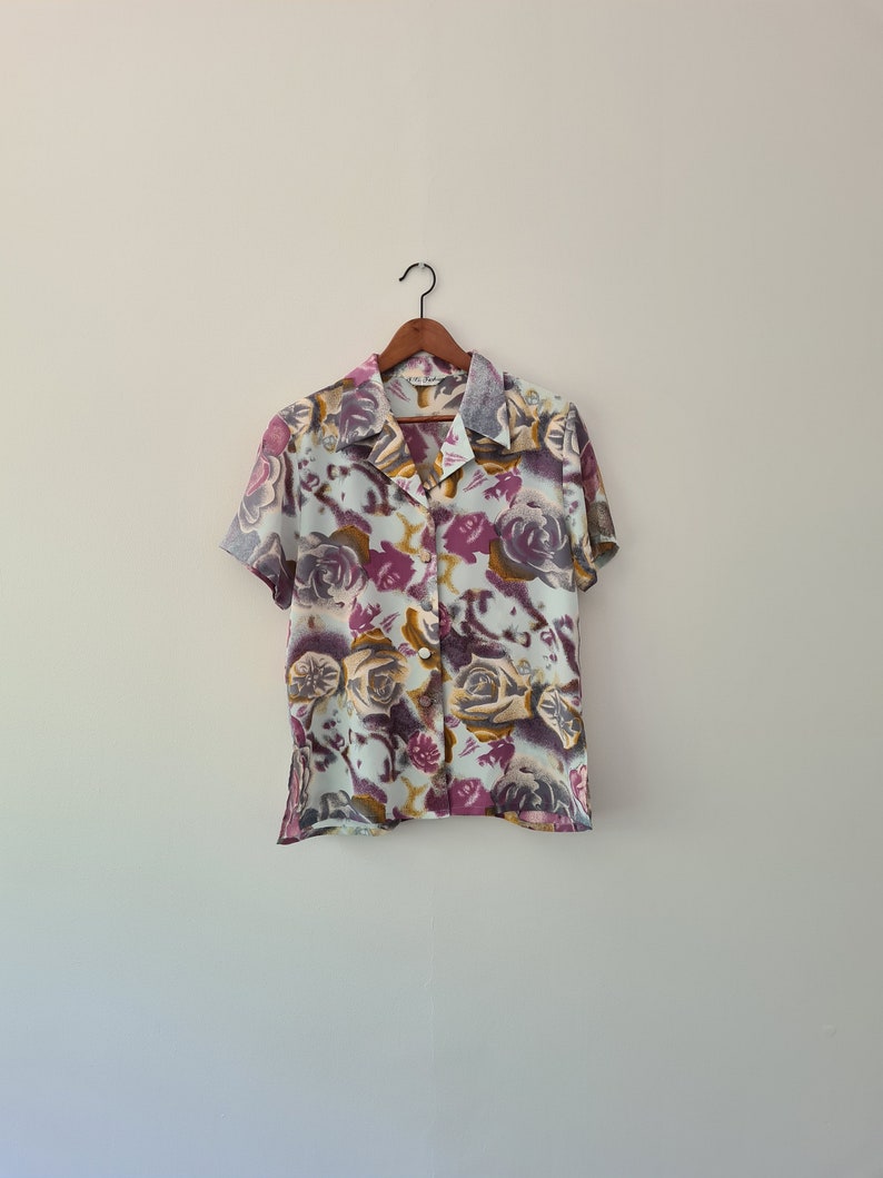 rose pattern Size 12 Medium 70s Abstract blouse