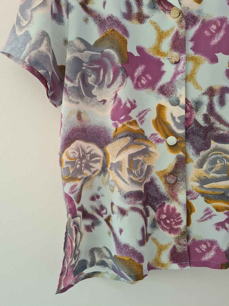 rose pattern Size 12 Medium 70s Abstract blouse