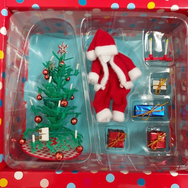 Lundby original Christmas tree with lights, Santa's clothes,presents and candles.  Brand new