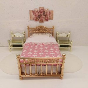 Lundby original brass bed with sidetables