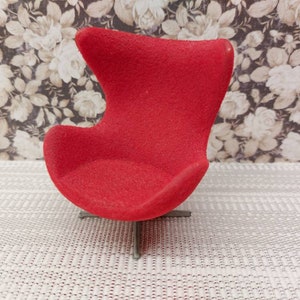 Vintage chair from Swedish Brio of Danish designer Arne Jacobsen iconic chair 3107 1 VINTAGE DOLLHOUSE CHAIR