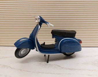 Vespa MESSERSCHMITT 150GS 1961 1:18 Scale Scooter Model