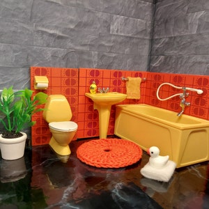 Lundby original complete bathroom set with tiny accessories inclusive.
