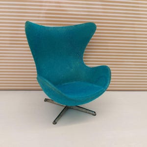 Lundby  / Brio Arne Jacobsen Egg chair from 60&#39;s- 70&#39;s for dollhouse. Rare colour.