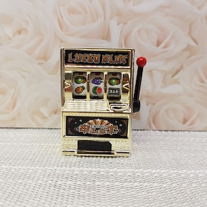 Antique slot machine -  Italia