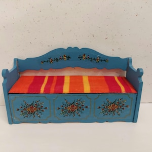 Lisa wooden bench