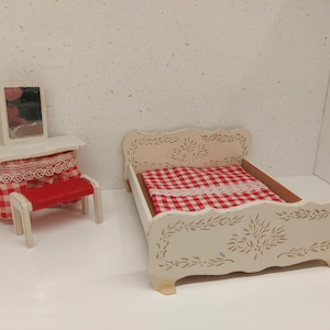 Lundby / Lisa original bed and dressing table