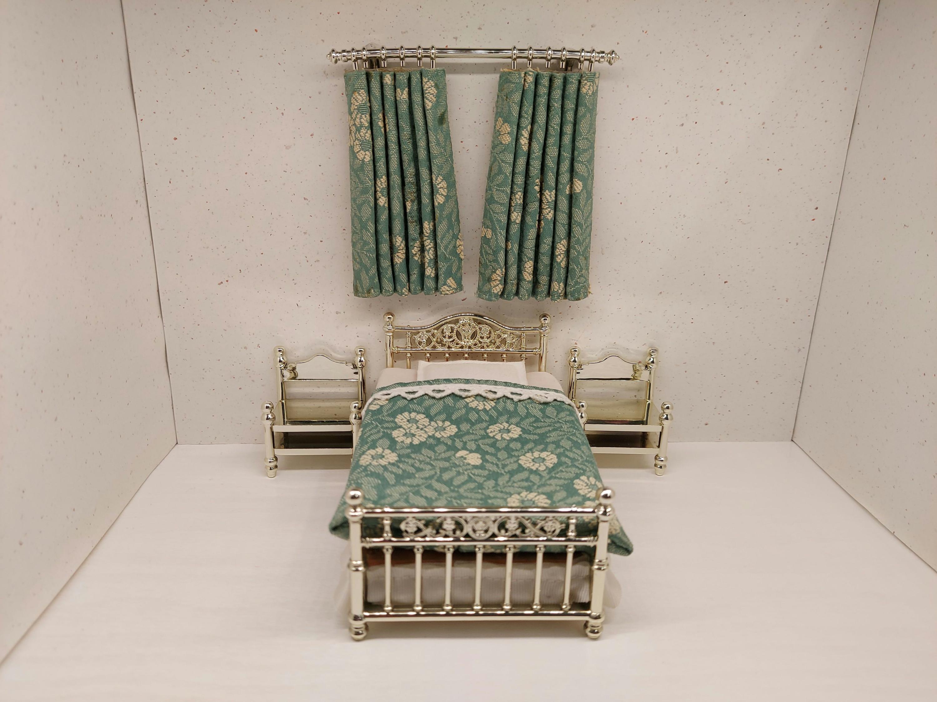 Lundby original brass bed with sidetables and curtains