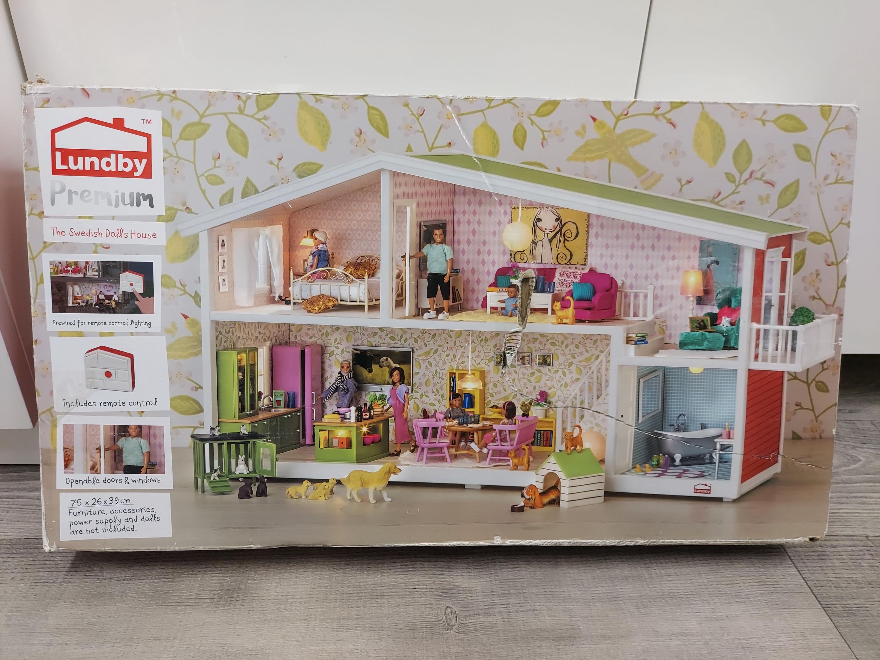 Lundby Dollhouse With Remote Control for the Lighting. Brand New