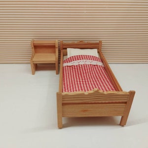 Lundby original wooden bed with sidetable