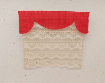 Cortinas para casa de muñecas Lundby, rojas y con encaje, escala 1:16