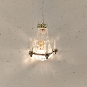 Lundby / Lisa of Denmark crystal chandelier