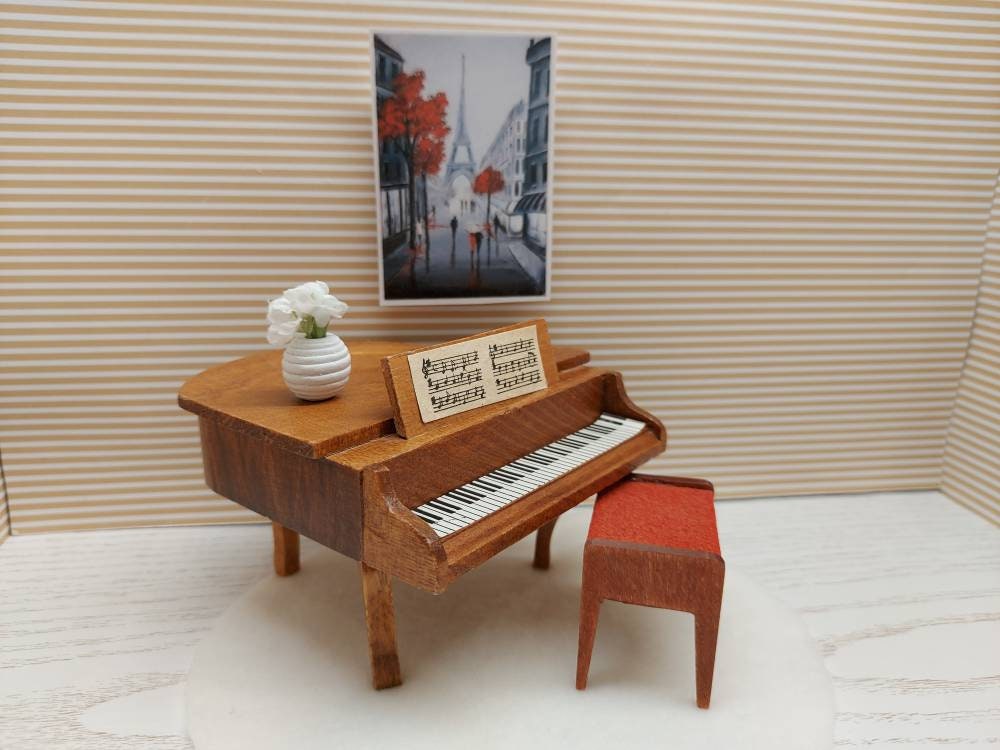 Piano jouet années 50 en bois peint - Rêve de Brocante