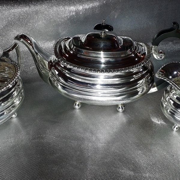 Fabelhafte antike massive Silber große Teekanne, Zuckerdose & Creme Krug Set. wiegt 1,2 kg