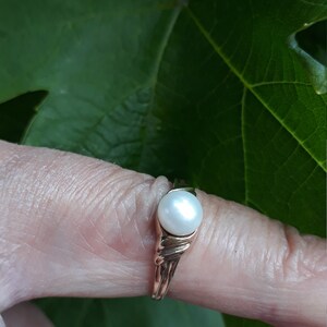 Stunning 9ct Gold Natural Pearl Engagement Ring. image 4