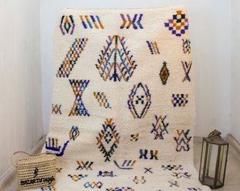 Unique Moroccan rug made from natural wool, Geometric Beni ourain Berber carpet