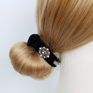 Black Velvet Hair Clip with Pearl Cubic / Simple Round Ponytail Holder / Hair Barrette for Woman / Pearl Hair Claw Clip