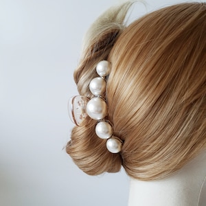 White Big Beaded Pearl Barrette / Vintage Teardrop Hair Claw / Hair Accessory for Woman / Pearl Hair Claw Clip