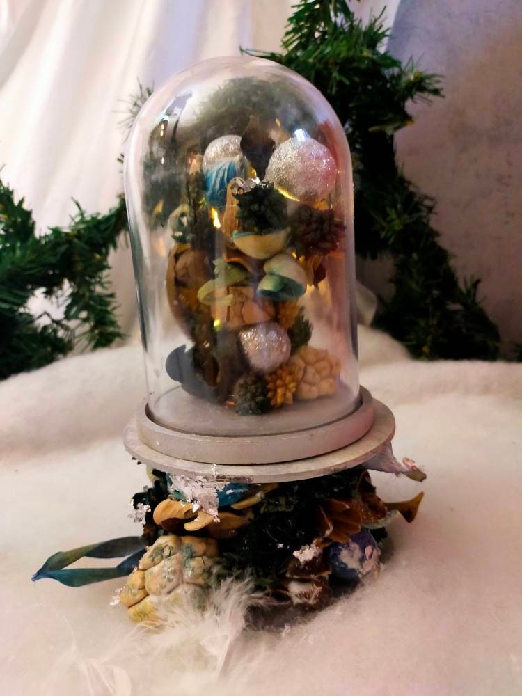 Globe avec Socle Floral et Boule de Noël