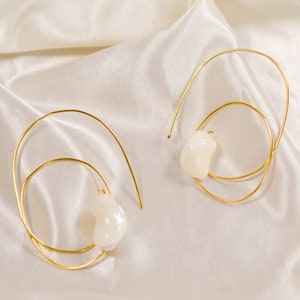 The Aurora pearl earrings, minimalist earrings, lightweight earrings, wire earrings, statement earrings, drop earrings image 1