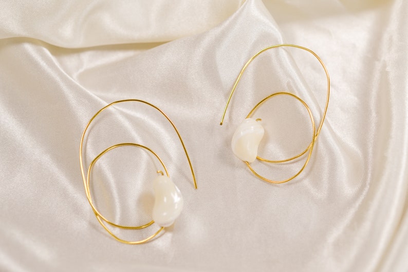 The Aurora pearl earrings, minimalist earrings, lightweight earrings, wire earrings, statement earrings, drop earrings image 1