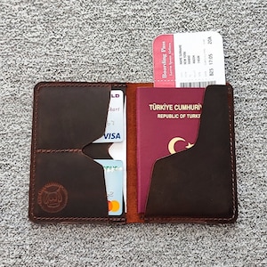 Funda de pasaporte de cuero personalizada, funda de pasaporte hecha a mano, billetera de viaje de cuero, funda de pasaporte hecha a mano, regalo para viajeros