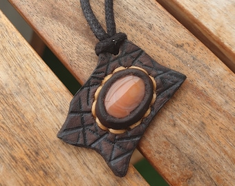 Handmade Agate & Leather Necklace: Adjustable Gemstone Jewelry
