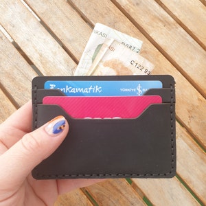 Soporte de tarjeta personalizado, billetera de tarjeta de cuero hecha a mano, billetera de tarjeta de presentación hecha a mano, billetera de bolsillo frontal minimalista, estuche de tarjeta de identificación pequeño