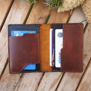 Portafoglio personalizzato in pelle, portafoglio di carte in pelle, porta carte fatto a mano, porta biglietti da visita slim, regalo uomo, portafoglio tascabile anteriore minimalista