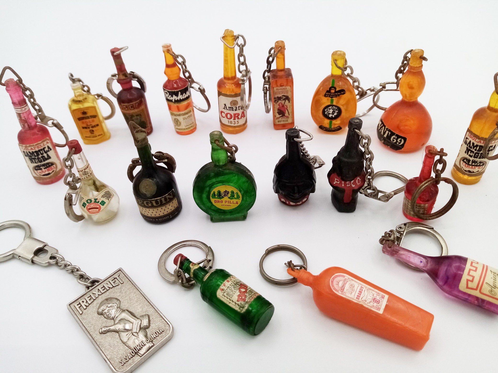 1960年代の酒瓶キーホルダー：ヴィンテージコレクターズキーリング