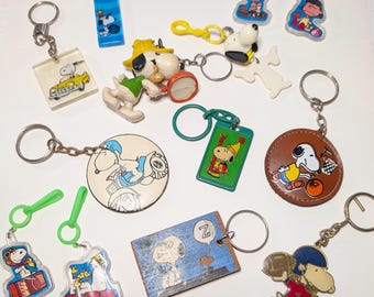 ヴィンテージ スヌーピー ピーナッツ キーホルダー、メタル スヌーピー