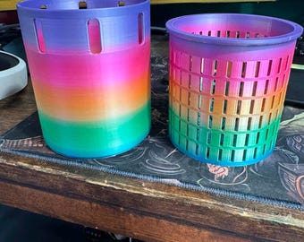 Maceta semi-hidropónica con autorriego impresa en 3D