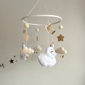 Schwan Baby Mobile, Schwan Kinderzimmer Mobile für Mädchen, Gold Kinderzimmer, Schwan Kinderzimmer, Krippe Mobile, Babypartygeschenk