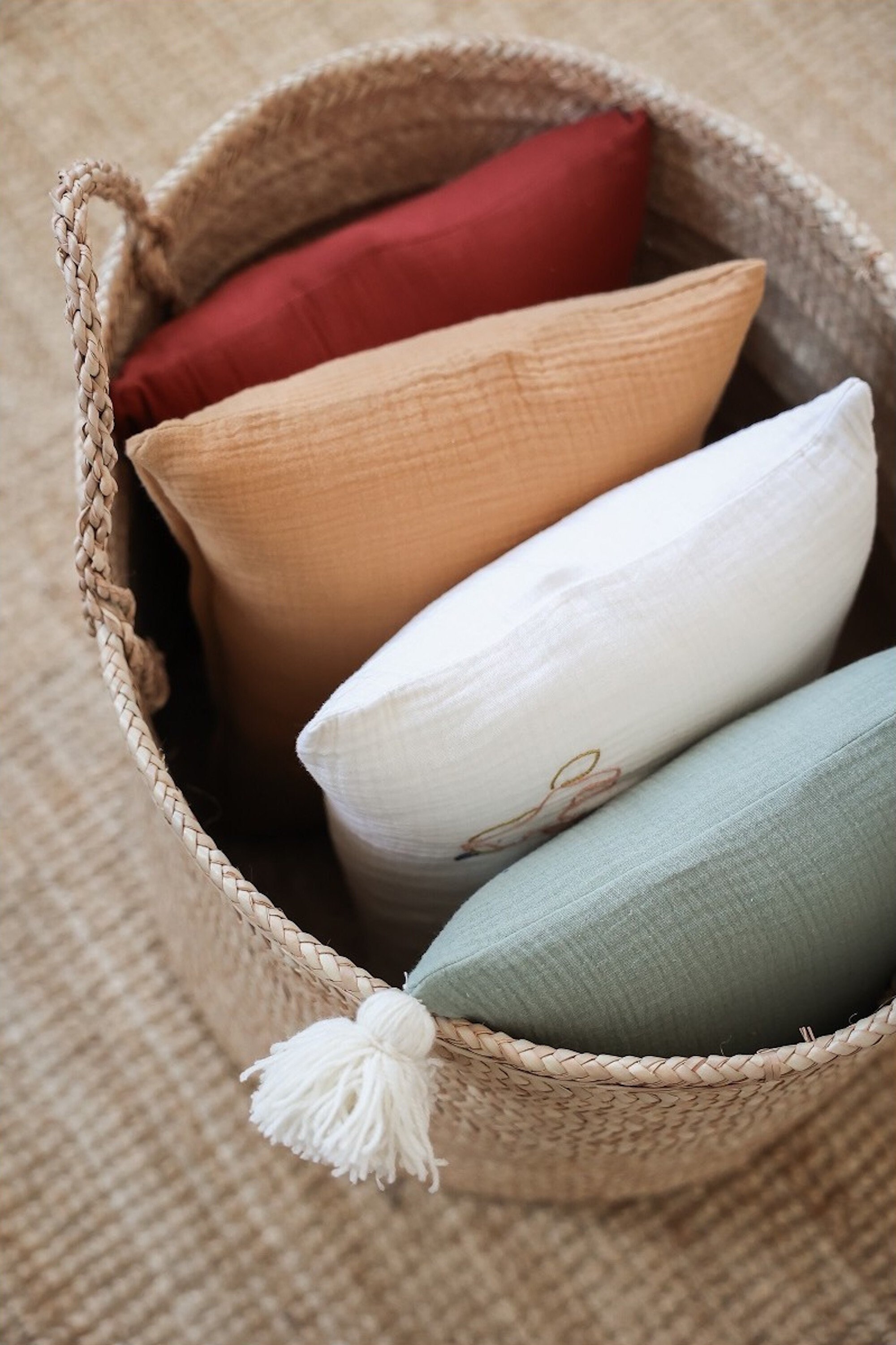 Le Coussin avec Pompons à Coudre Soi-Même en Coton Certifié Oeko Tex