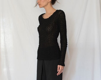 1990s Crinkle Textured Long Sleeve Top in Black