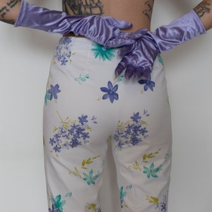 Vintage white capri pants with flowers \ small