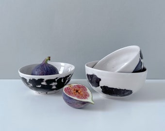 Ceramic bowl Ø 12 cm | Hand-turned ceramic bowl with black textures | Self-mixed mass with different senses of touch