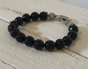 Bracelet en onyx noir à facettes