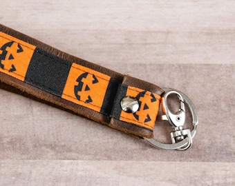 That Jack&#39;s Lit - handmade Jack-o-lantern keychain
