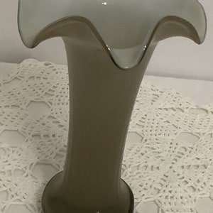 Vintage Vase Hand Blown Cased Art Glass Smoke And White Ruffle Flared Top 7.5
