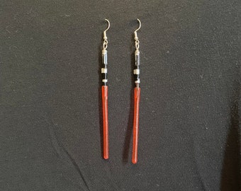 Pendientes de sable de luz rojo