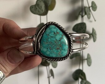 サウスウェスタンシルバーリーフカフブレスレット（ターコイズ