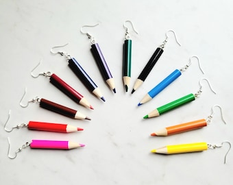 Boucles d'oreilles pendantes au crayon de couleur l Fournitures d'art scolaire Bijoux l Appréciation de l'enseignant l Cadeaux pour elle l Retour à l'école l Arc-en-ciel coloré