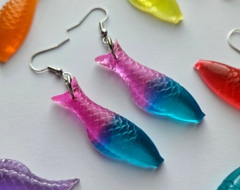 Boucles d'oreilles poisson bonbon gommeux l Bijoux poisson suédois l Bijoux en résine l Boucles d'oreilles bonbon l Boucles d'oreilles pendantes l Cadeaux pour elle l Pâques funky mignonnes