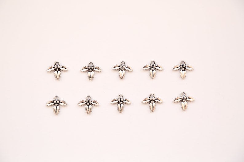 10 x Holly Pendants Charms in Antique Silver Finish