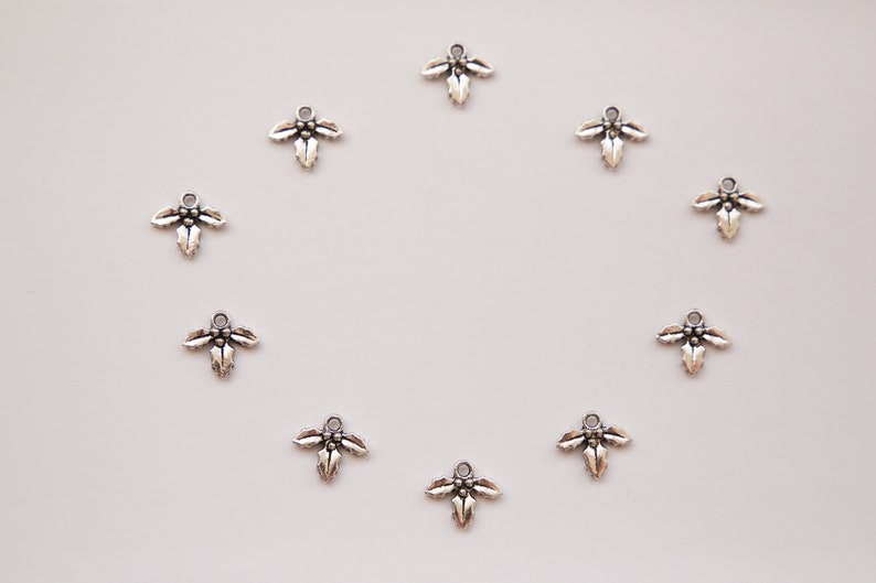 10 x Holly Pendants Charms in Antique Silver Finish