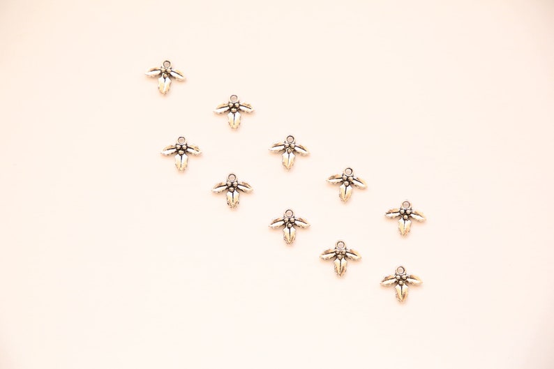 10 x Holly Pendants Charms in Antique Silver Finish