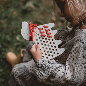 Charlie der Hund, Fädelbrett, Schnürspielzeug, Montessori-Aktivitätsbrett für Kleinkinder, pädagogisches Naturholz, fördert die Feinmotorik, Vorschulerziehung